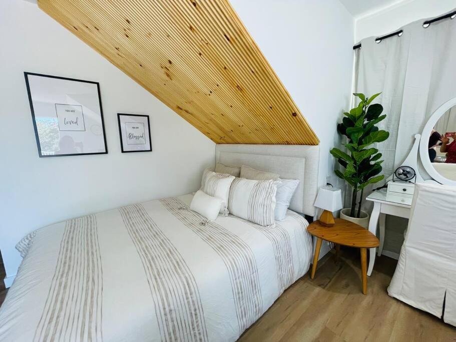 Stylish Cozy One Bedroom Studio With Free Parking Victoria Exterior foto